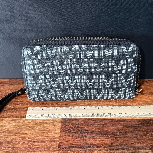 Wallet - Picture 3 of 15